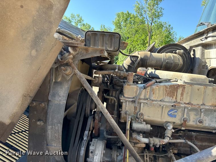 image for item DZ4076 1985 White WCM semi truck