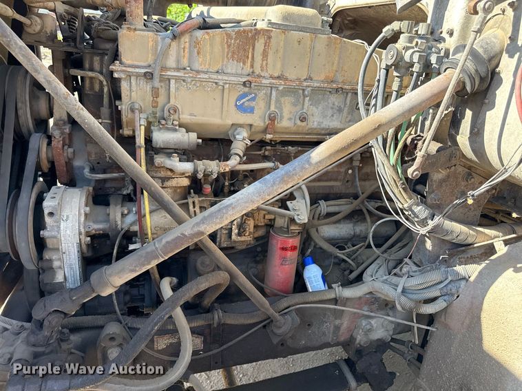 image for item DZ4076 1985 White WCM semi truck