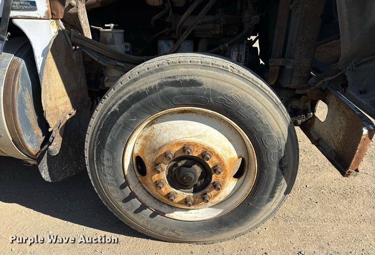 image for item DZ4076 1985 White WCM semi truck