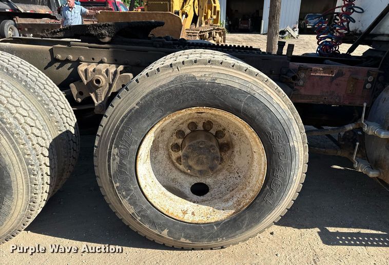 image for item DZ4076 1985 White WCM semi truck