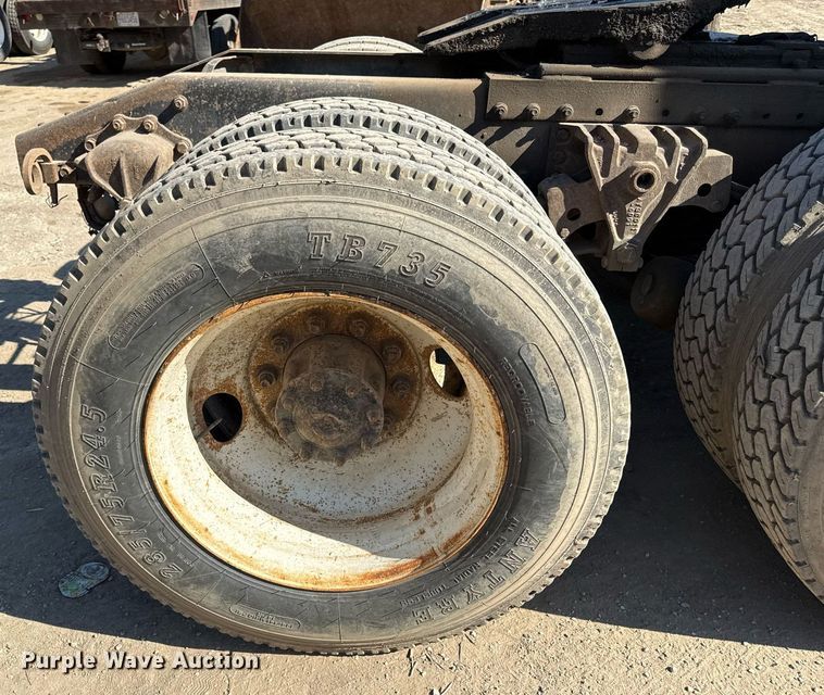 image for item DZ4076 1985 White WCM semi truck