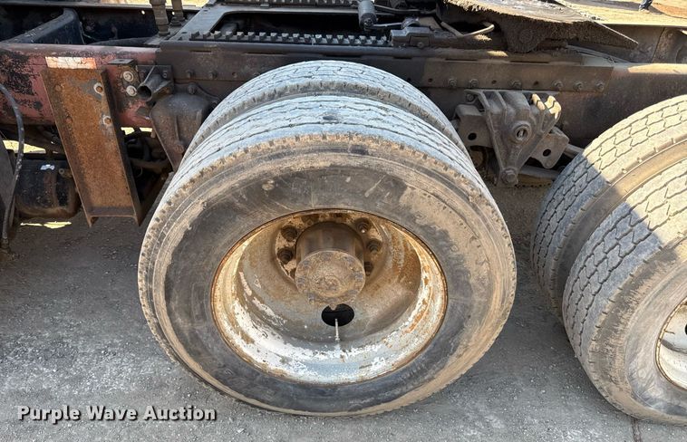 image for item DZ4076 1985 White WCM semi truck