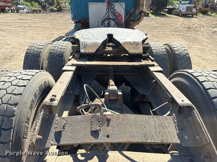 image for item DZ4077 1997 Volvo Autocar semi truck