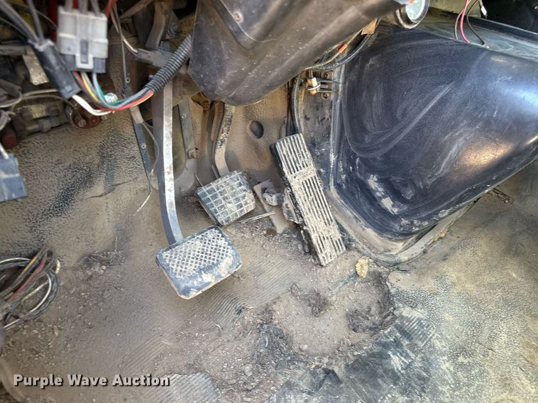 image for item DZ4077 1997 Volvo Autocar semi truck