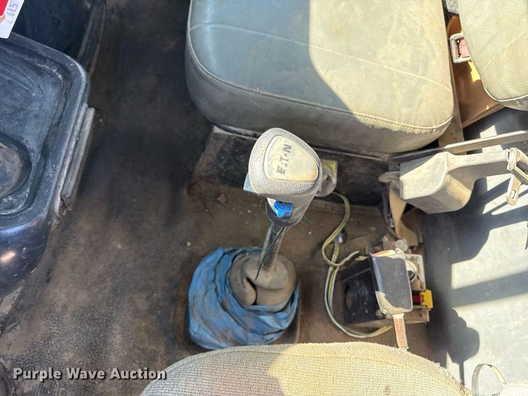 image for item DZ4077 1997 Volvo Autocar semi truck