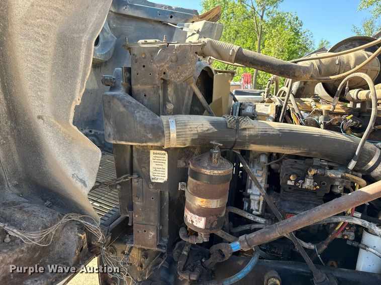 image for item DZ4077 1997 Volvo Autocar semi truck