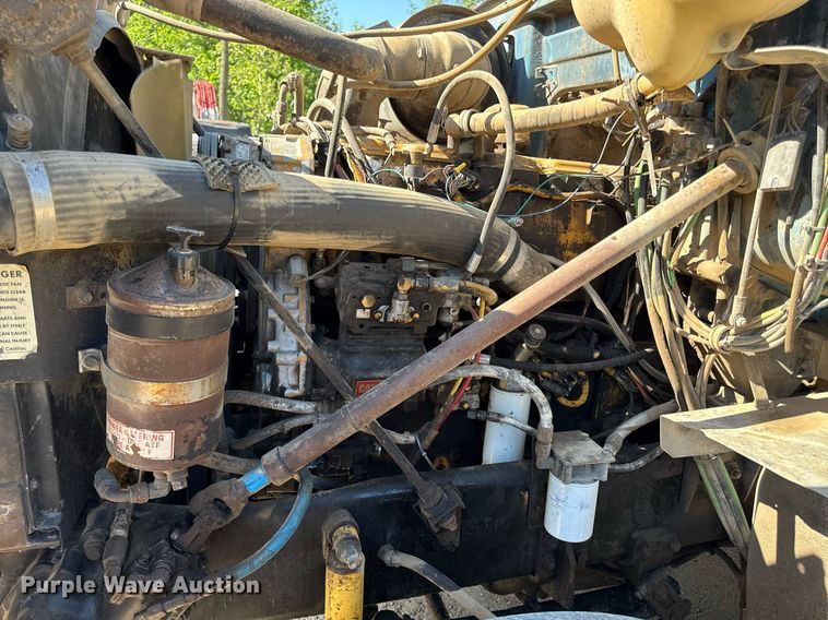 image for item DZ4077 1997 Volvo Autocar semi truck