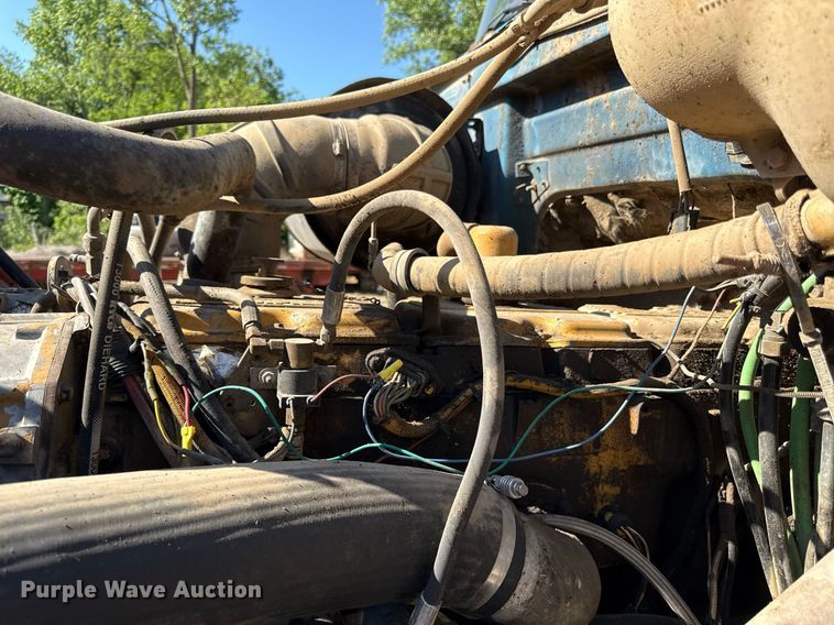 image for item DZ4077 1997 Volvo Autocar semi truck