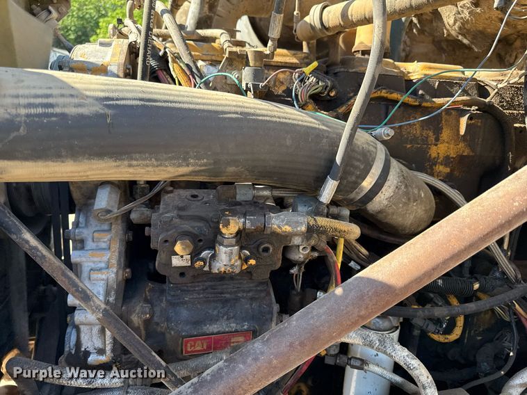 image for item DZ4077 1997 Volvo Autocar semi truck