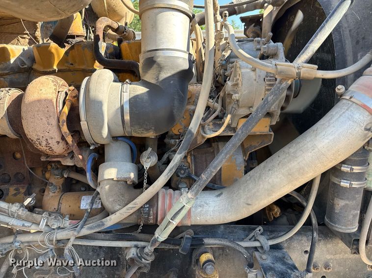 image for item DZ4077 1997 Volvo Autocar semi truck