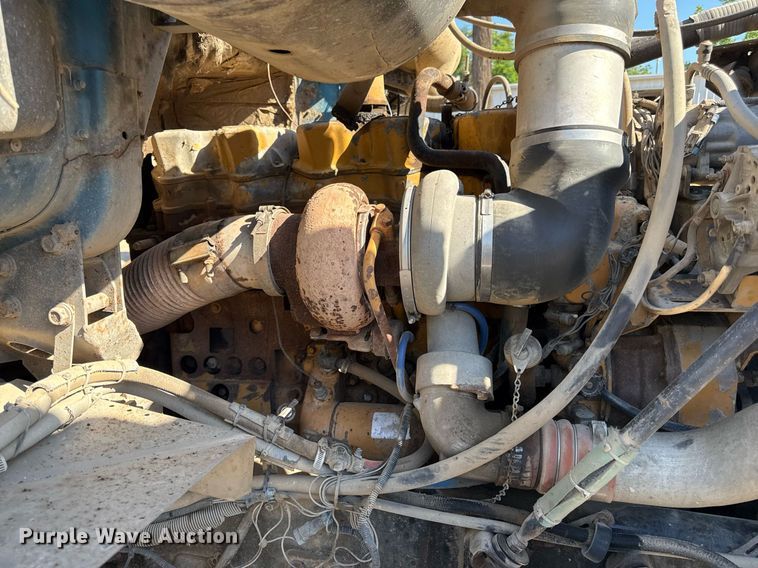 image for item DZ4077 1997 Volvo Autocar semi truck