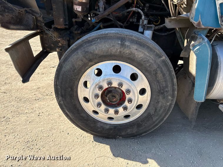 image for item DZ4077 1997 Volvo Autocar semi truck