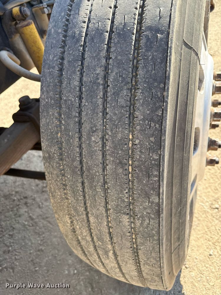 image for item DZ4077 1997 Volvo Autocar semi truck