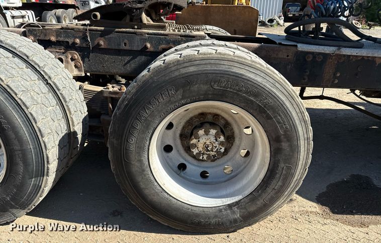 image for item DZ4077 1997 Volvo Autocar semi truck