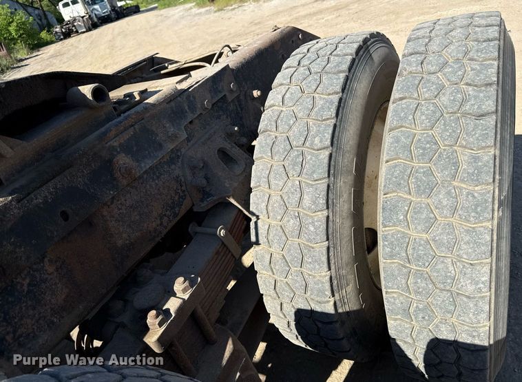 image for item DZ4077 1997 Volvo Autocar semi truck