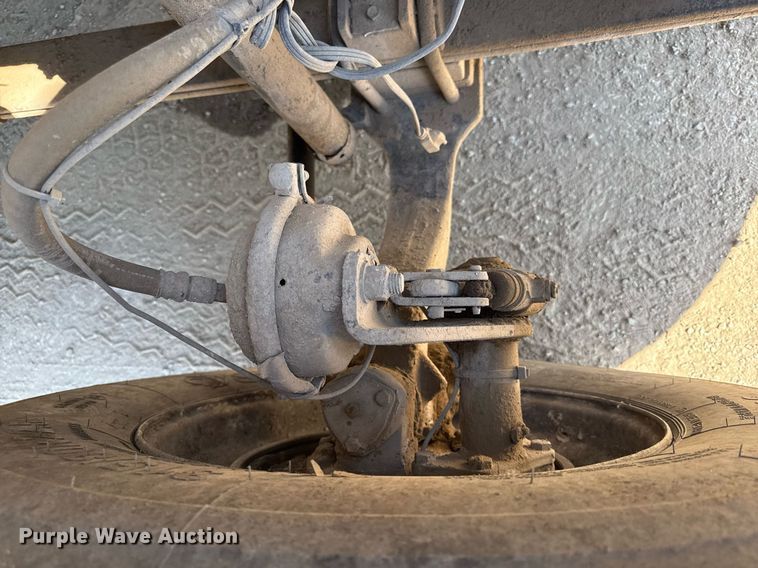 image for item DZ4079 2003 Sterling A9500 semi truck