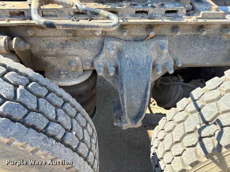 image for item DZ4079 2003 Sterling A9500 semi truck