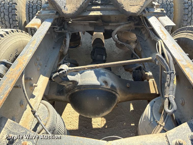 image for item DZ4079 2003 Sterling A9500 semi truck