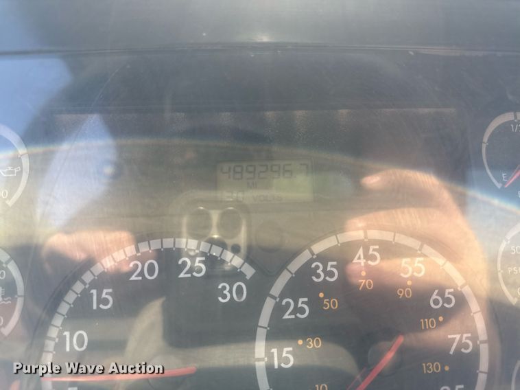 image for item DZ4079 2003 Sterling A9500 semi truck