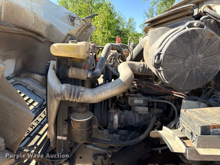 image for item DZ4079 2003 Sterling A9500 semi truck