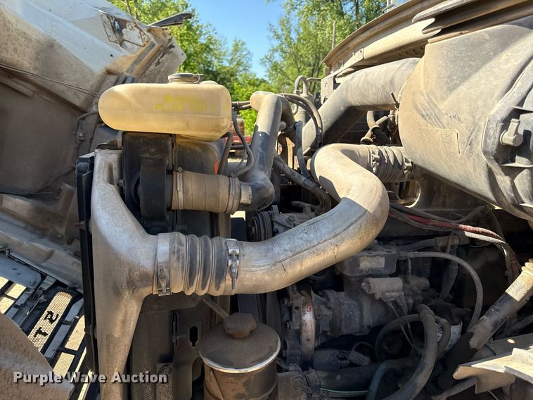 image for item DZ4079 2003 Sterling A9500 semi truck