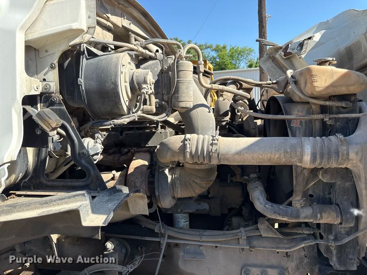 image for item DZ4079 2003 Sterling A9500 semi truck