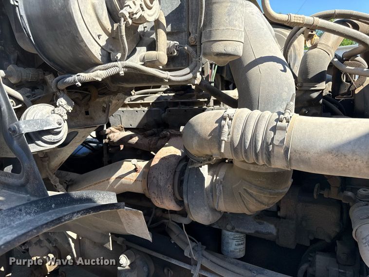 image for item DZ4079 2003 Sterling A9500 semi truck