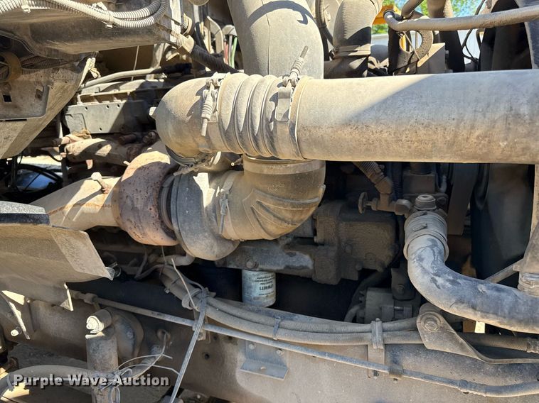 image for item DZ4079 2003 Sterling A9500 semi truck