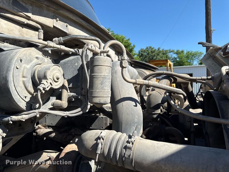 image for item DZ4079 2003 Sterling A9500 semi truck