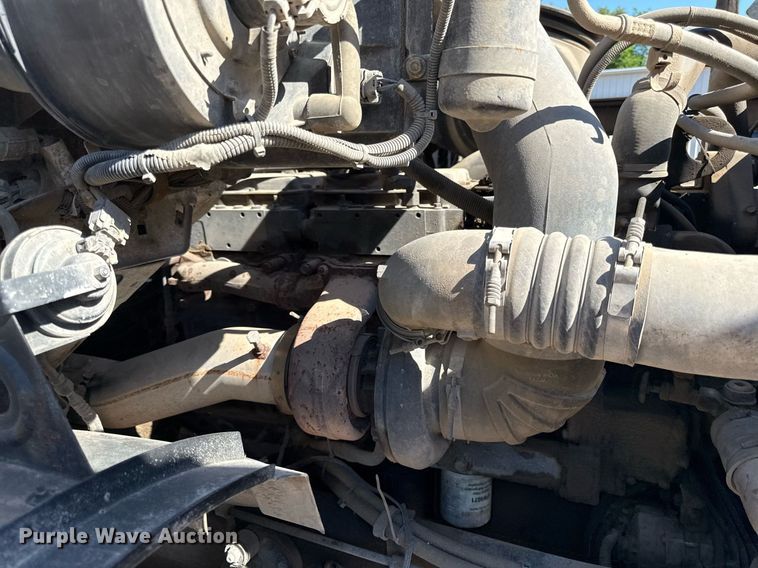 image for item DZ4079 2003 Sterling A9500 semi truck