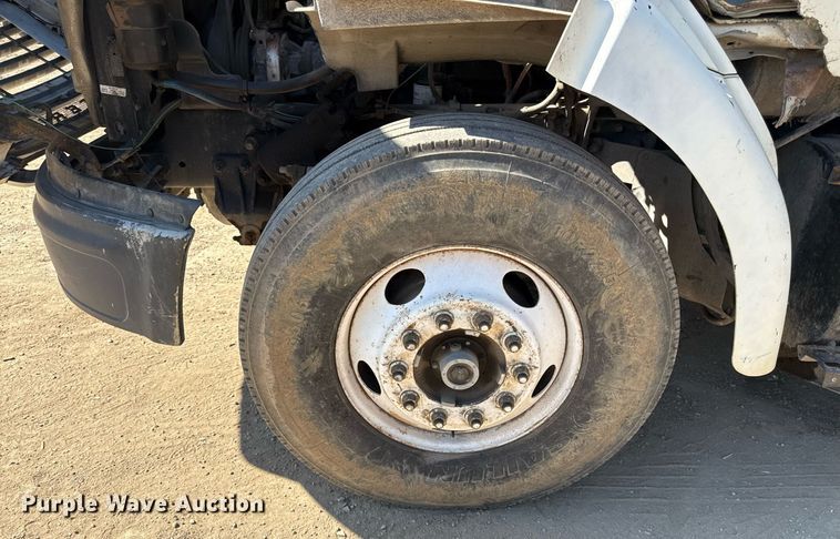 image for item DZ4079 2003 Sterling A9500 semi truck