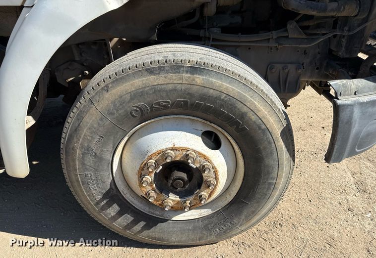 image for item DZ4079 2003 Sterling A9500 semi truck