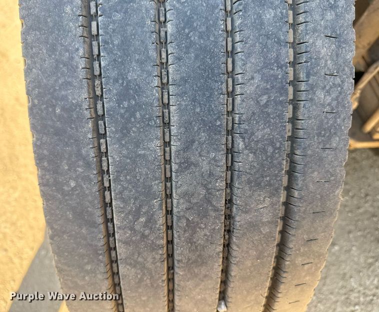 image for item DZ4079 2003 Sterling A9500 semi truck