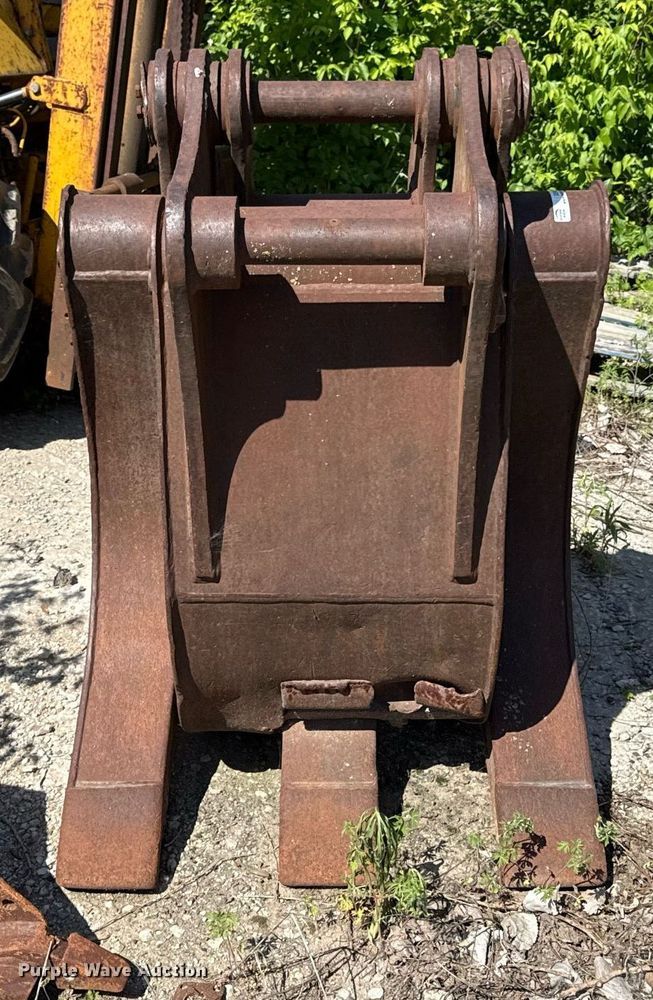 image for item DZ4080 WB excavator grapple