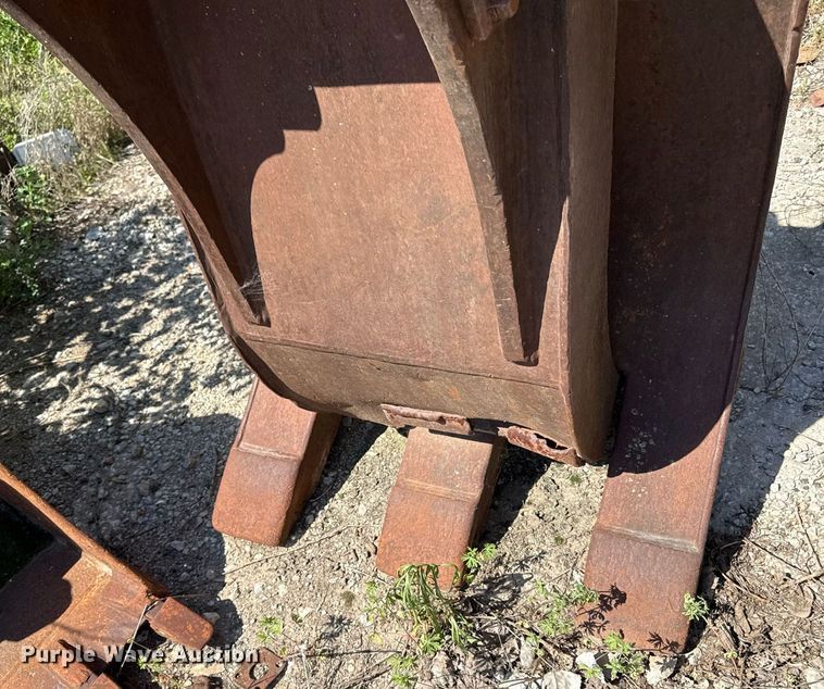 image for item DZ4080 WB excavator grapple