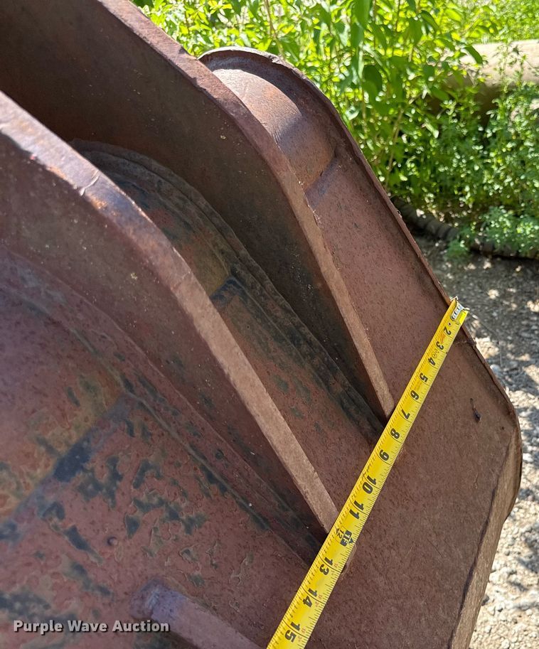 image for item DZ4080 WB excavator grapple