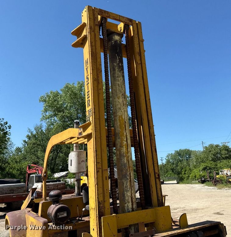 image for item DZ4081 Hyster 200 forklift