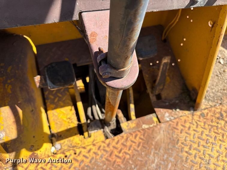 image for item DZ4081 Hyster 200 forklift