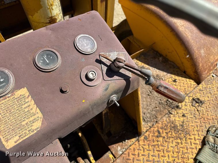 image for item DZ4081 Hyster 200 forklift