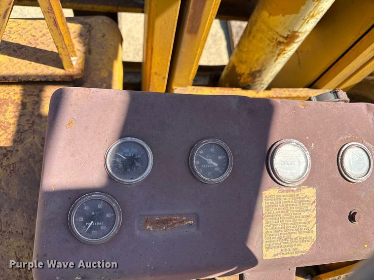 image for item DZ4081 Hyster 200 forklift