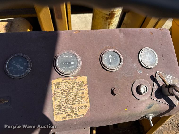 image for item DZ4081 Hyster 200 forklift