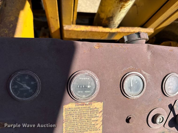 image for item DZ4081 Hyster 200 forklift