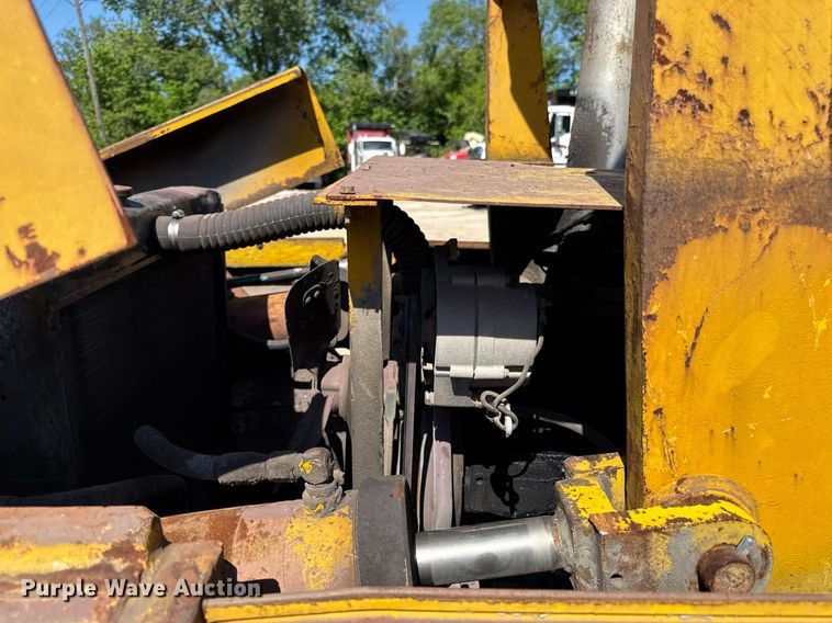 image for item DZ4081 Hyster 200 forklift