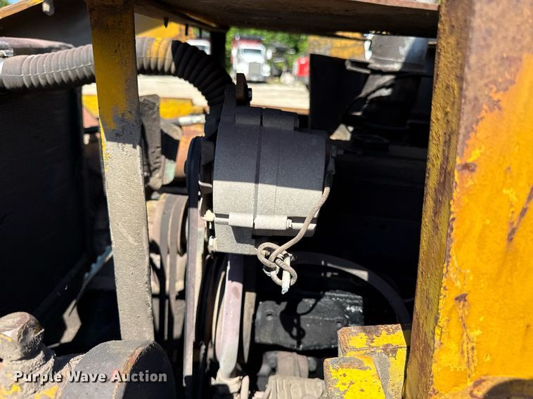 image for item DZ4081 Hyster 200 forklift