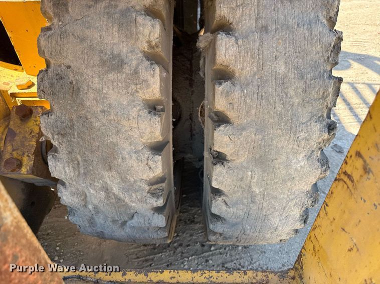 image for item DZ4081 Hyster 200 forklift