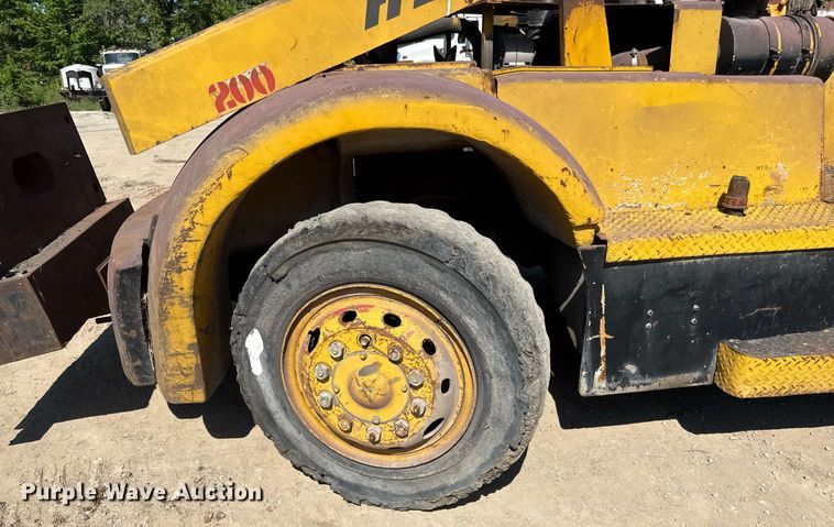 image for item DZ4081 Hyster 200 forklift