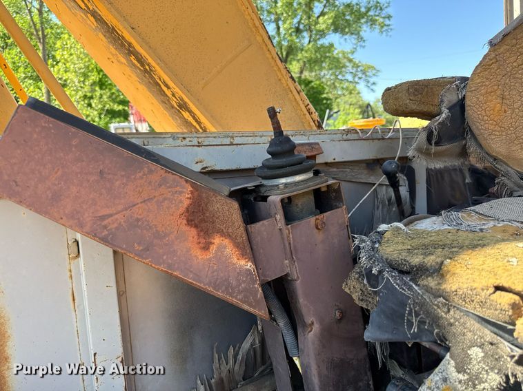 image for item DZ4083 MDI Yutanti MD120 excavator