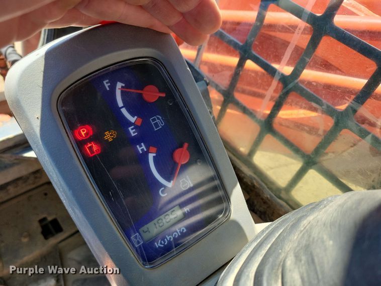 image for item EA2437 2017 Kubota SVL 75-2 tracked skid steer loader