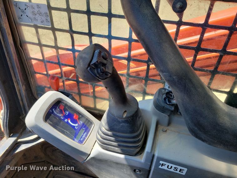 image for item EA2437 2017 Kubota SVL 75-2 tracked skid steer loader