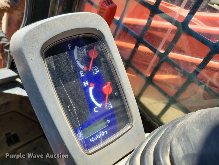 image for item EA2437 2017 Kubota SVL 75-2 tracked skid steer loader